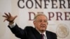 El presidente mexicano, Andrés Manuel López Obrador, ofrece su conferencia de prensa matutina habitual en el Palacio Nacional de la Ciudad de México, el martes 16 de abril de 2024.