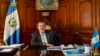 El presidente de Guatemala, Bernardo Arévalo, durante entrevista con Associated Press este 1 de febrero en la sede de gobierno en Ciudad de Guatemala.