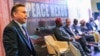 Jakadan Amurkaa Najeriya Mr. Stuart Symington a yayin da yake bayyana gudunmuwar Dala miliyan $102 da Amurka ta baiwa Najeriya 