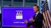 El gobernador de California Gavin Newsom está bajo críticas por destinar 75 millones de dólares para ayudar a inmigrantes indocumentados.