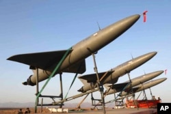 FILE - Droni za Iran zikiwa zinaandaliwa kufanyiwa majaribio, kama zilivyoripotiwa na jeshi la Iran, August 24, 2022.