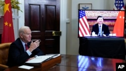 Mkutano wa Rais wa Marekani Joe Biden na Rais wa China Xi JInping kupitia mitandao Jumatatu, Nov. 15, 2021. (AP Photo/Susan Walsh)