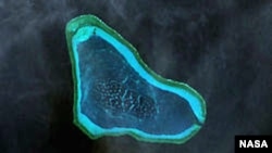 有爭議島礁 - 中國稱仁愛礁，菲律賓稱之為阿擁引島礁