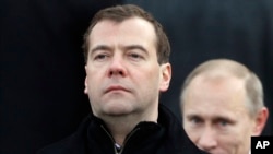El primer ministro ruso, Dimitri Medvedev afirma que es una decisión que "ya está sobre la mesa".