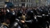 Протесты в Москве: чем объяснить жесткость действий полиции? 