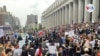 La ciudad de Nueva York continuó el viernes con las protestas por la muerte del afroamericano George Floyd luego de un arresto policial en Minneapolis, Minnesota. [Foto: Celia Mendoza/VOA]