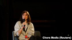 Итальянская журналистка Сесилия Сала выступает на мероприятии в Милане, Италия, 16 февраля 2024 года.