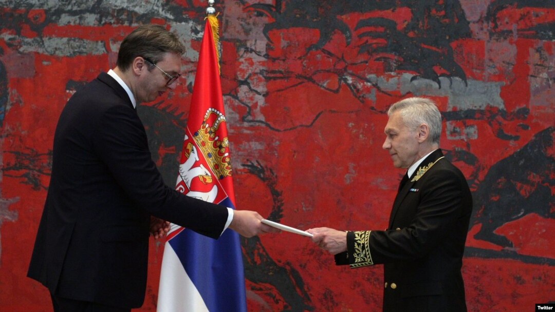 Novoimenovani ambasador Rusije u Srbiji Aleksandar Bocan Harčenko uručuje akreditivno pismo predsedniku Srbije Aleksandru Vudiću, u Beogradu, 22. jula 2019. (Foto: Twitter nalog predsednika Srbije)