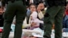 ¿Qué cambia con el Título 8 y cómo afecta a quienes intentan emigrar a EEUU?