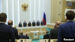 Baraza la Seneti la Russia laidhinisha mikoa minne ya Ukraine kuwa sehemu ya Russia, katika kikao chake cha Oktoba 4, 2022. Picha ya Reuters