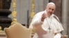 Papa Francis anasema kutengwa kwa wahamiaji ni "kashfa, karaha na dhambi"