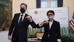 Waziri wa mambo ya nje Marekani, Antony Blinken (L) na mwenzake wa Indonesia Retno Marsudi wakiwa Jakarta. Dec 14,2021
