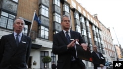 John Lofthouse, presidente ejecutivo del hospital King Edward VII expresó estar impactado con la muerte de Jacinta Saldanha, a quien reconoció como una buena trabajadora y excelente compañera.