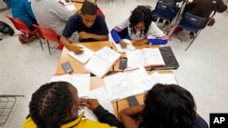 La proporción de estados con alumnos pobres en escuelas públicas se triplicó en una década.