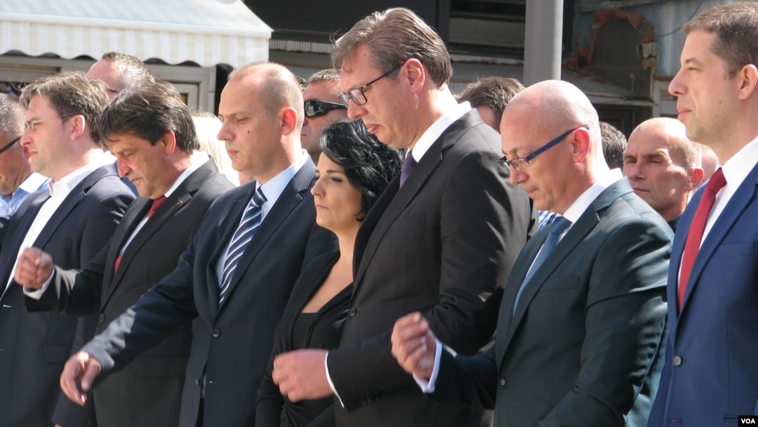 Predsednik Srbije Aleksandar Vučić tokom posete Kosovskoj Mitrovici.