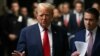 El expresidente Donald Trump, con el abogado Todd Blanche (derecha), habla con la prensa a su llegada a su juicio por supuestamente encubrir pagos de silencio relacionados con relaciones extramatrimoniales, en el Tribunal Penal de Manhattan en Nueva York, el 16 de mayo de 2024.