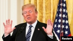 El presidente de EE.UU., Donald Trump, habló por teléfono con su homólogo de Corea del Sur, Moon Jae-in el domingo, 20 de mayo, de 2018.