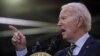 El presidente Joe Biden habla sobre la infraestructura del país durante un evento en las instalaciones de mantenimiento de la compañía ferroviaria Amtrak en Bear, Delaware, EEUU, el 6 de noviembre de 2023.