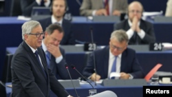 AB Komisyonu Başkanı Juncker, Avrupa Parlamentosu'nda oldukça uzun ve özeleştiri içeriği ağır basan bir "Birliğin Durumu" konuşması yaptı.