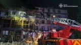 Сотрудники аварийно-спасательных служб на месте ликвидации последствий ракетного удара. Кривой Рог, 5 марта 2025 года. 