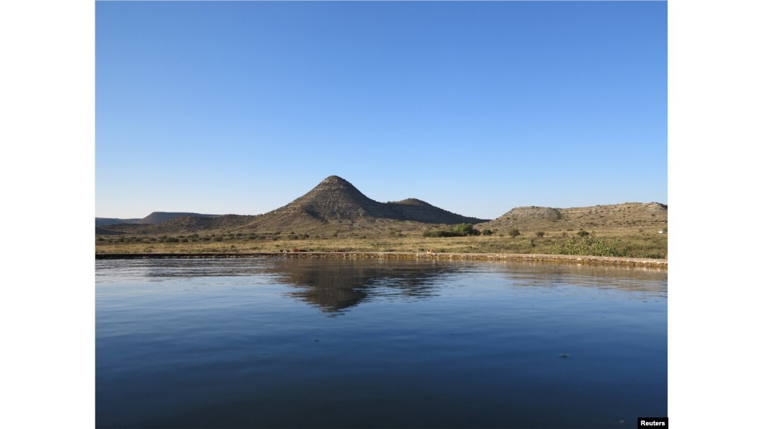 The field location where the fossils of Permian Period tiger-sized saber-toothed protomammal Inostrancevia were found - a farm called Nooitgedacht in the Free State Province of Karoo Basin, South Africa is seen in this undated handout photo. (Pia Viglietti/Handout via REUTERS)