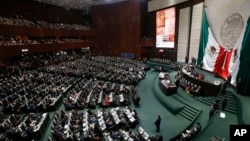 ARCHIVO - Pleno del Congreso Nacional de México previo a la toma de posesión del presidente electo Andrés Manuel López Obrador, el 1 de diciembre de 2018. 