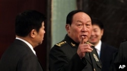中國國防部長梁光烈將軍(資料照片)