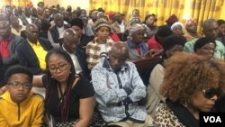 Bakhalela umuyi uDumiso Dabengwa.