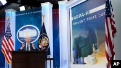 Президент Джо Байден рассказывает о задачах ARPA-H на встрече со специалистами-онкологами и пациентами (архивное фото)