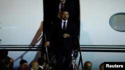 عکسی که رویترز از ورود حریری به لبنان منتشر کرده است. 