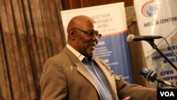 UDr Dumiso Dabengwa
