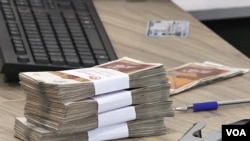 Опфатот и сумите се мали, вели универзитетскиот професор Бранимир Јовановиќ, кој нагласува и дека фалат мерки за спречување на растот на инфлацијата и замрзнување на цените на основните продукти
