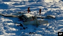 Самолет Bering Air, потерпевший крушение на западе Аляски во время рейса из Уналаклита в Ном, 7 февраля 2025 года (фото предоставлено Береговой охраной США)