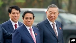 Các lãnh đạo cao nhất của Việt Nam. Chủ tịch Lương Cường ở bìa trái.